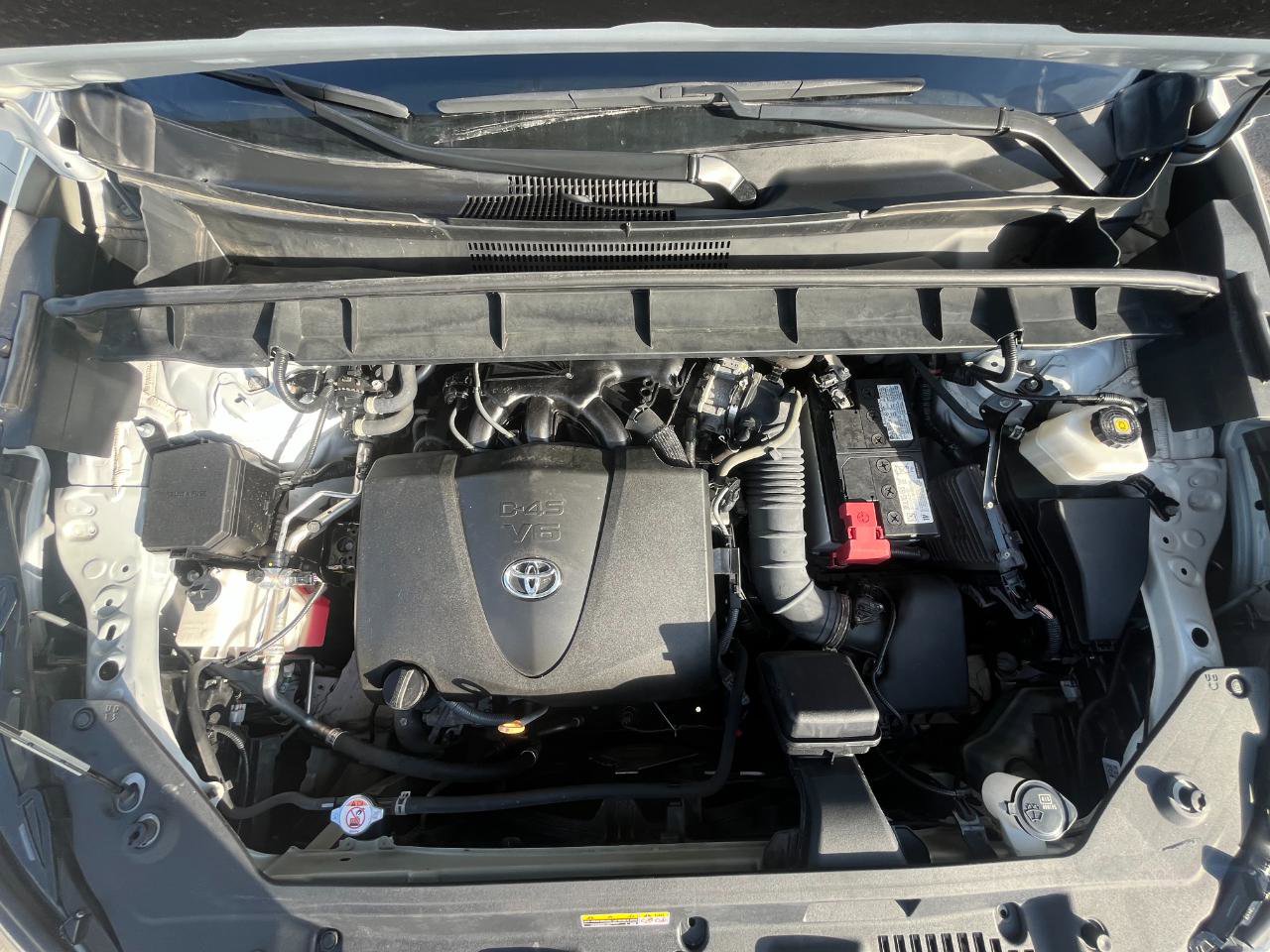 Used 2022 Toyota Highlander XLE AWD/4WD image 40