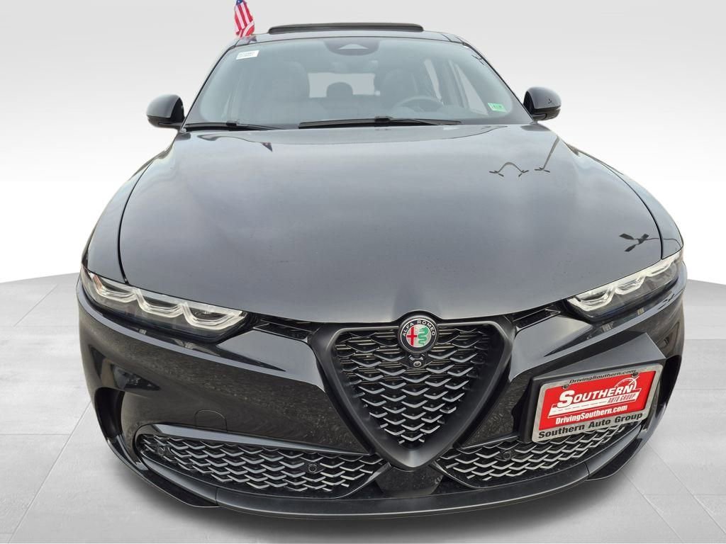 New 2025 Alfa Romeo Tonale w/ Premium Package AWD/4WD image 8