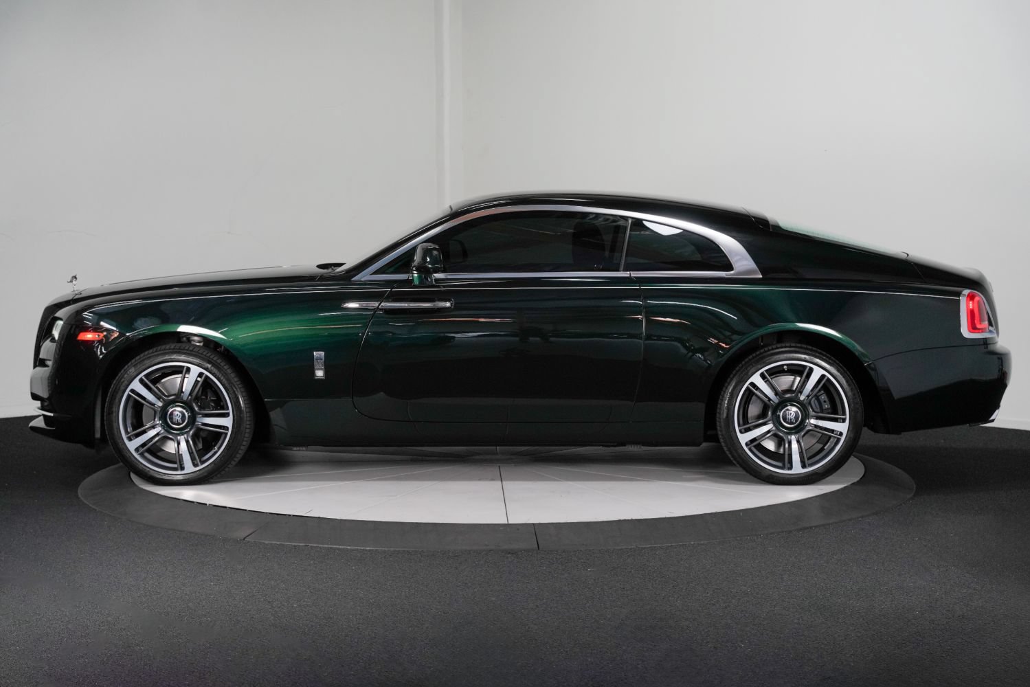 Used 2017 Rolls-Royce Wraith RWD image 8