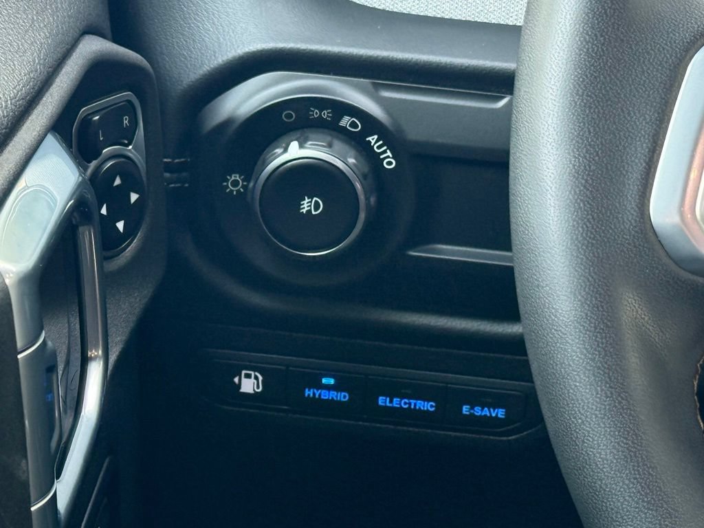 Used 2024 Jeep Wrangler Unlimited Sahara AWD/4WD image 19