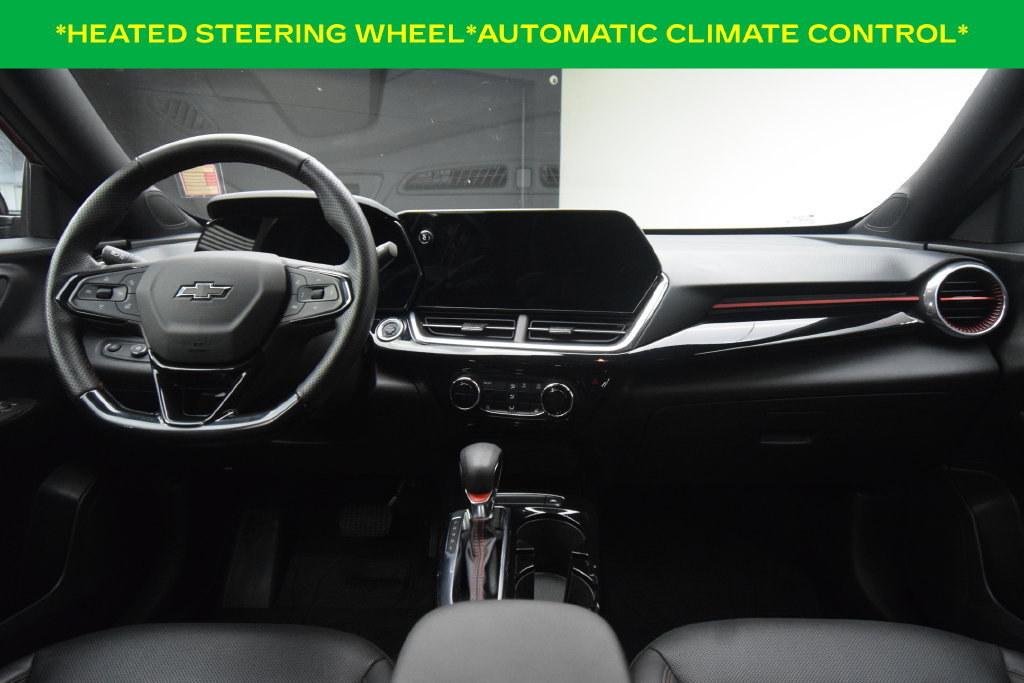 Used 2024 Chevrolet Trax RS w/ Driver Confidence Package FWD image 3