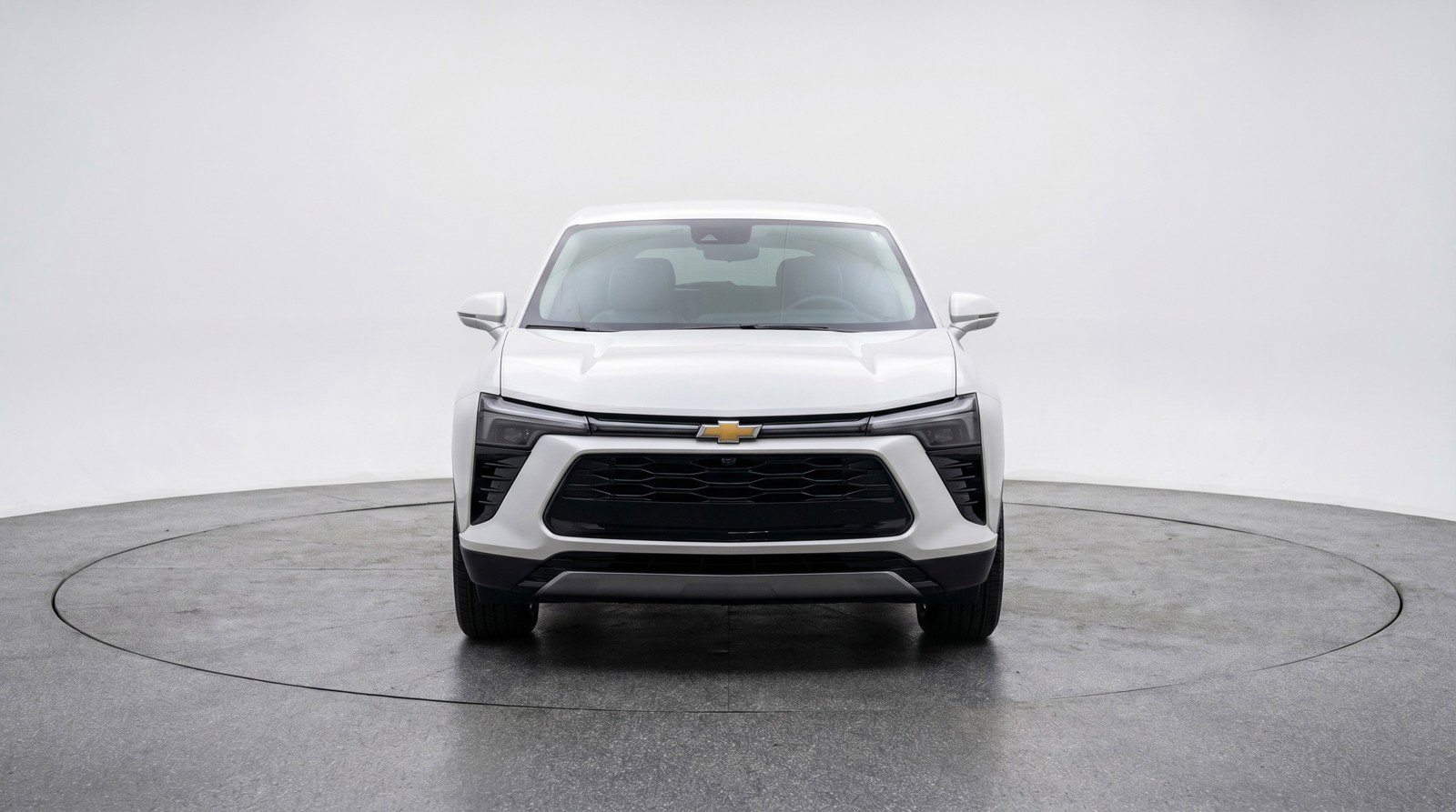 Used 2025 Chevrolet Blazer LT image 2