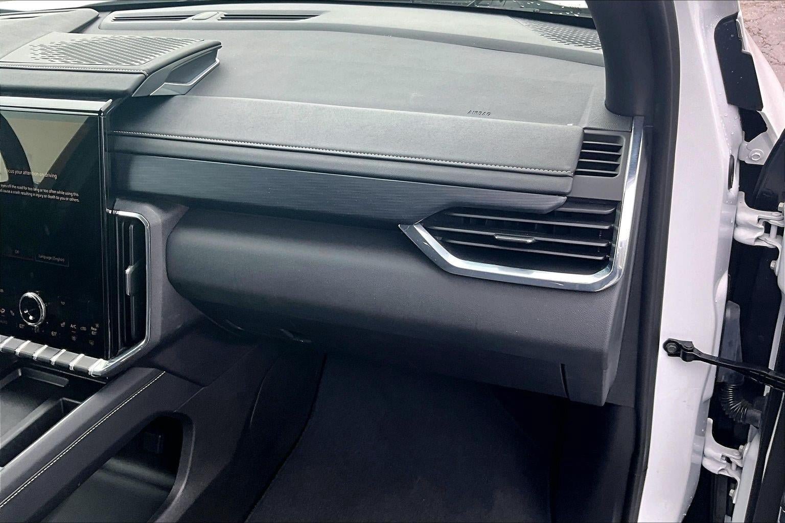 Used 2025 GMC Acadia Elevation FWD image 17