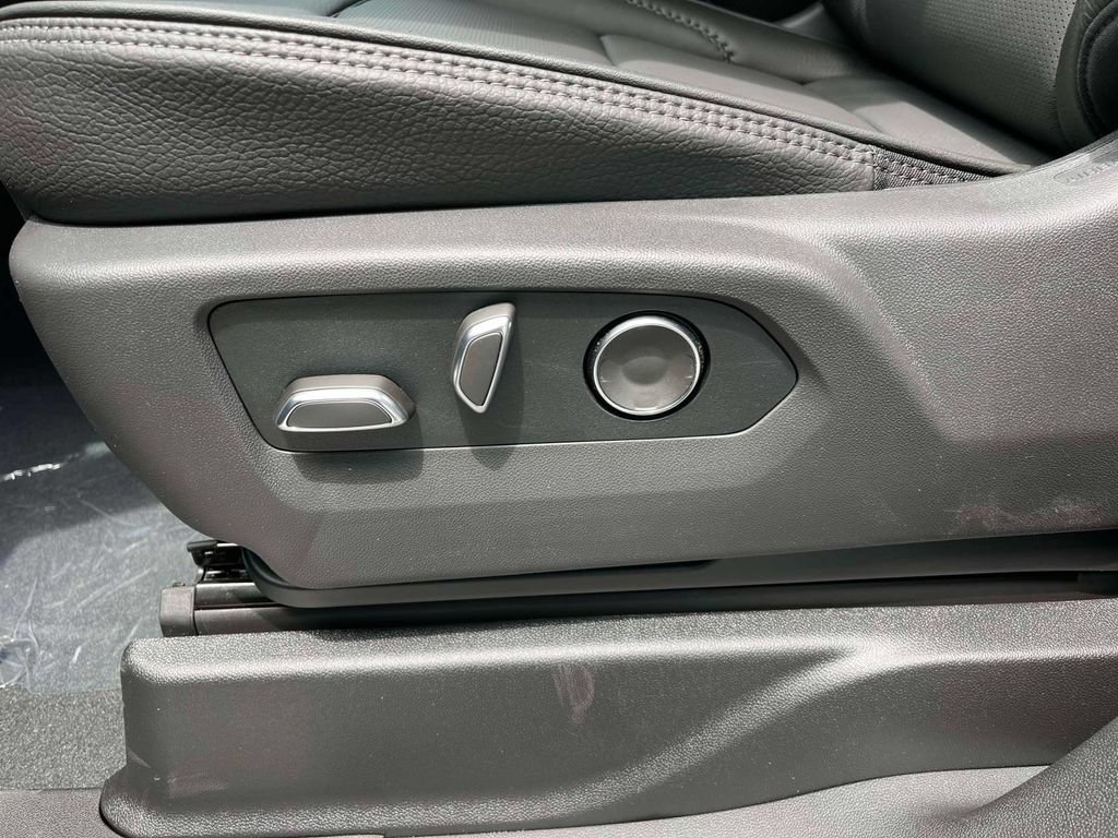 New 2026 GMC Yukon XL Denali w/ Sun & Power Step Package AWD/4WD image 25