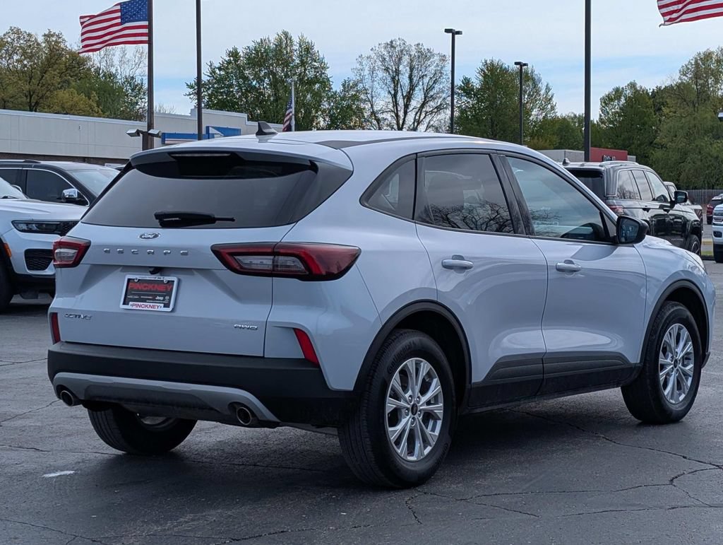 Used 2025 Ford Escape Active AWD/4WD image 7
