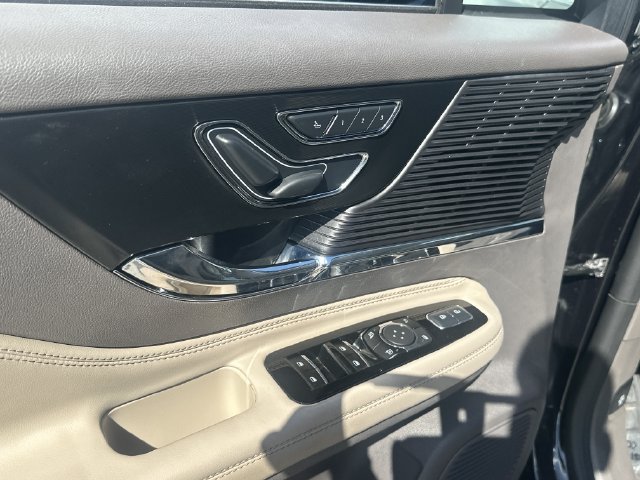 Certified 2022 Lincoln Corsair FWD image 19