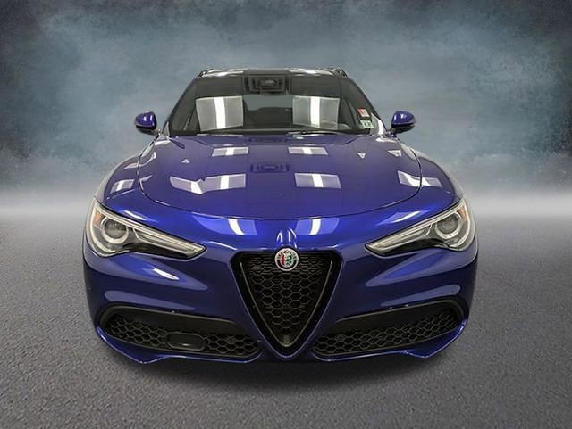 Used 2022 Alfa Romeo Stelvio Sprint AWD/4WD image 2
