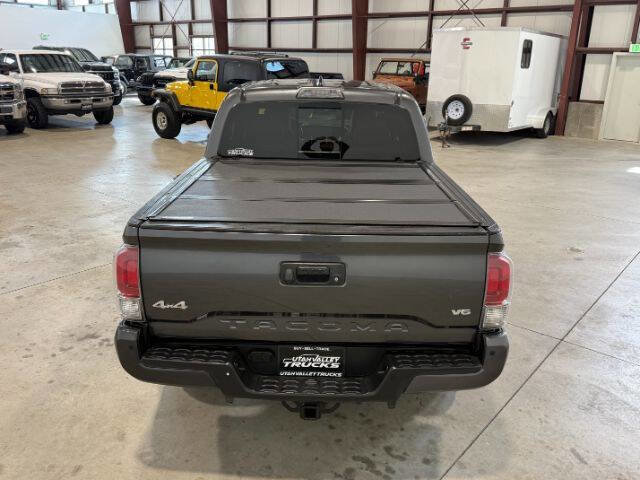 Used 2017 Toyota Tacoma Limited w/ Tow Package image 9