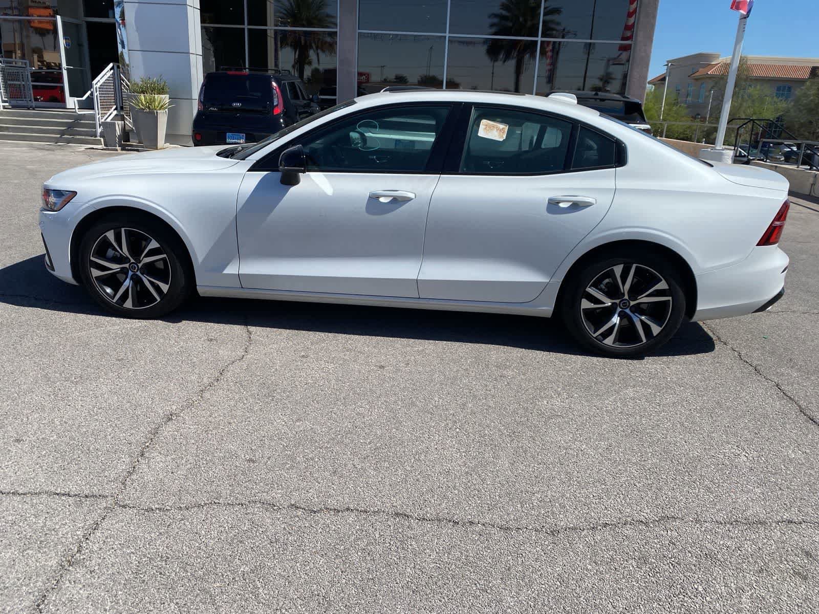 Used 2024 Volvo S60 B5 Core FWD image 9