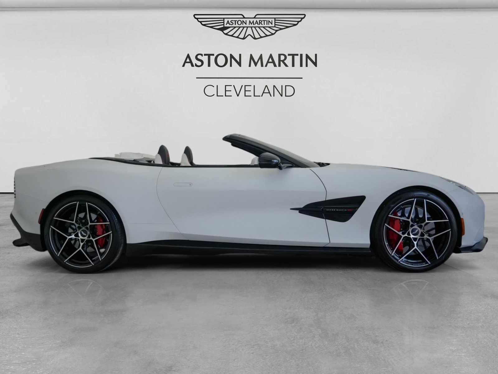 New 2026 Aston Martin Vanquish Convertible RWD image 2