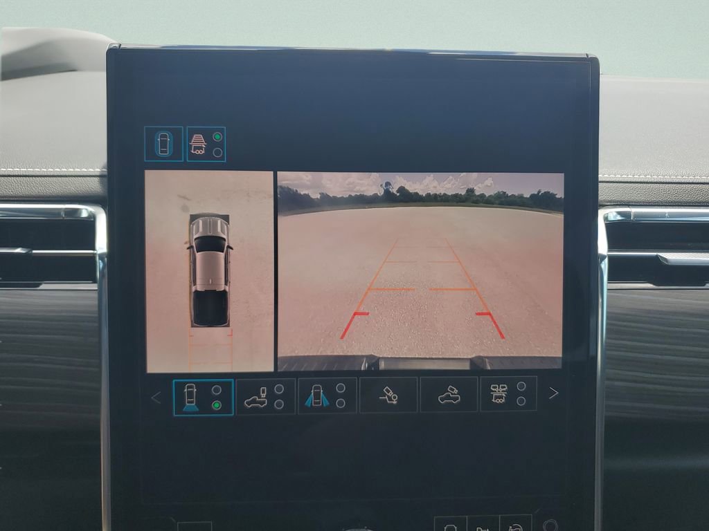 Used 2025 GMC Sierra EV Denali AWD/4WD image 18