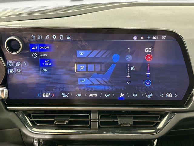 Used 2024 Chevrolet Equinox EV RS FWD image 13