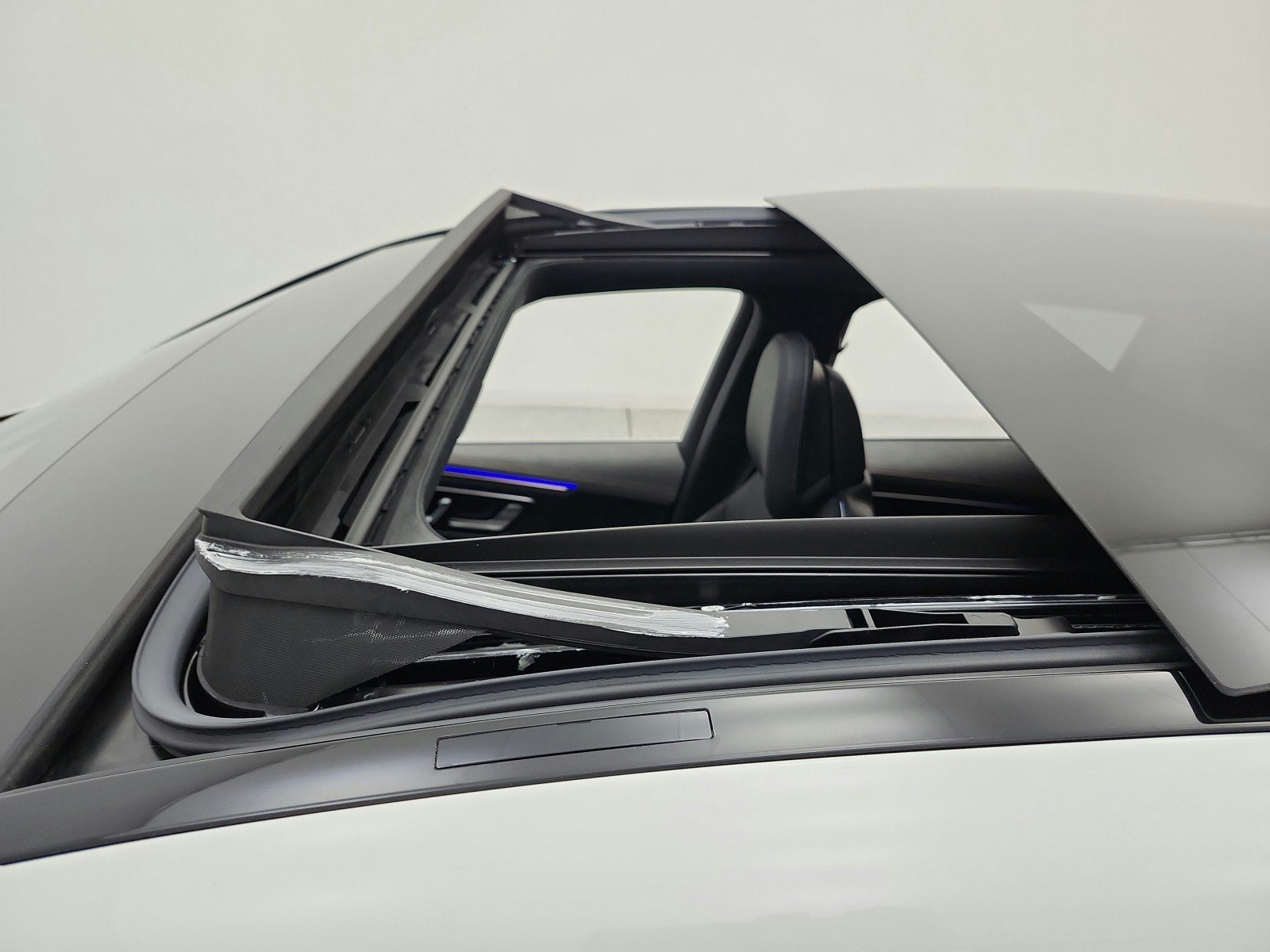 Certified 2023 Mercedes-Benz EQE 500 4MATIC SUV w/ Exclusive Trim Package image 16