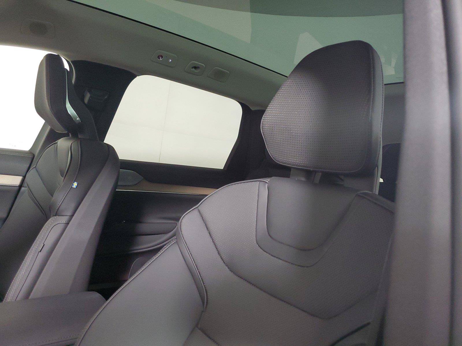 Used 2025 Volvo EX90 Ultra AWD/4WD image 22