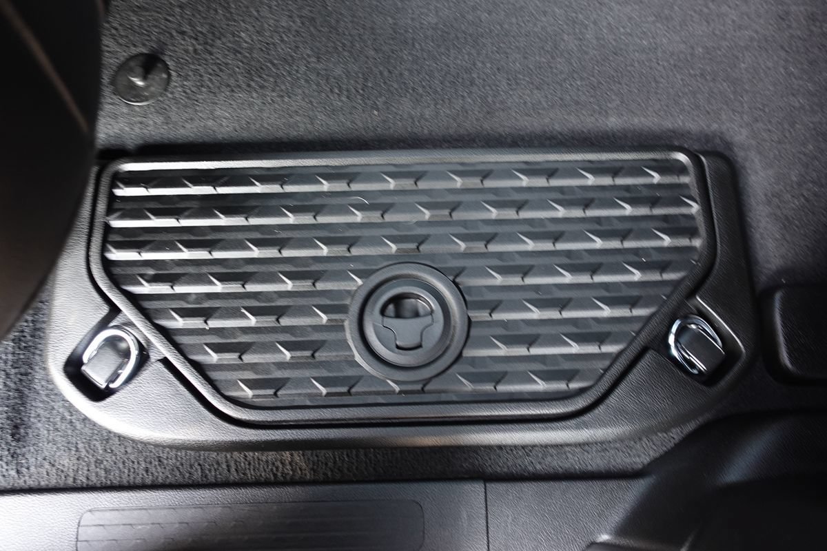 Used 2025 RAM 1500 Laramie w/ Sport Appearance Package AWD/4WD image 30