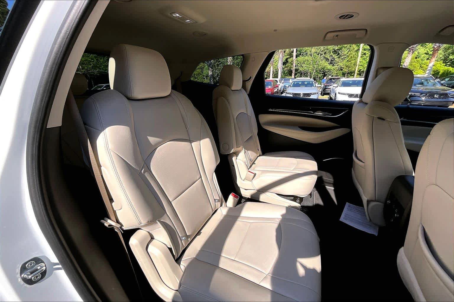 Used 2023 Buick Enclave Essence FWD image 20