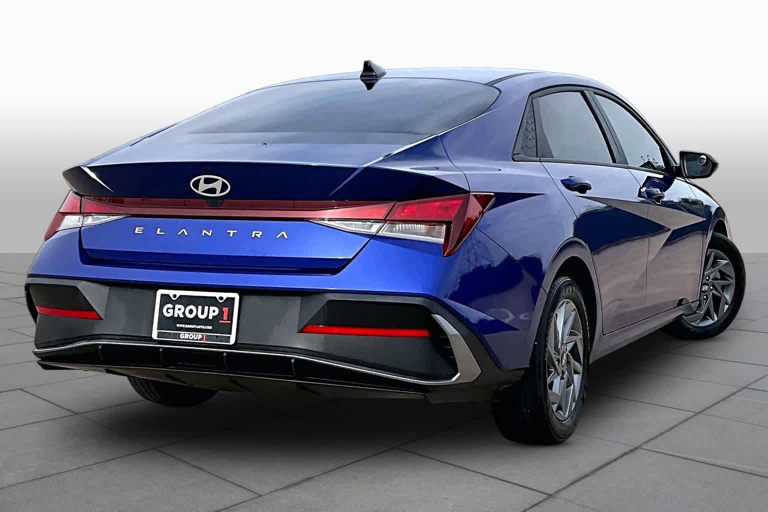 Certified 2024 Hyundai Elantra SEL FWD image 12