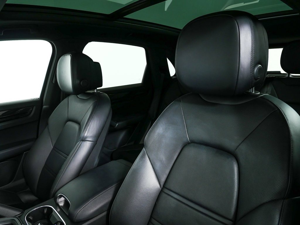 Used 2020 Porsche Cayenne E-Hybrid image 5