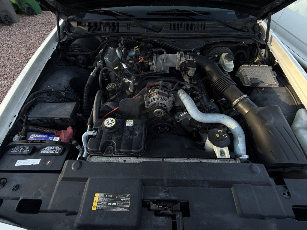 Used 2006 Ford Crown Victoria Police Interceptor image 16