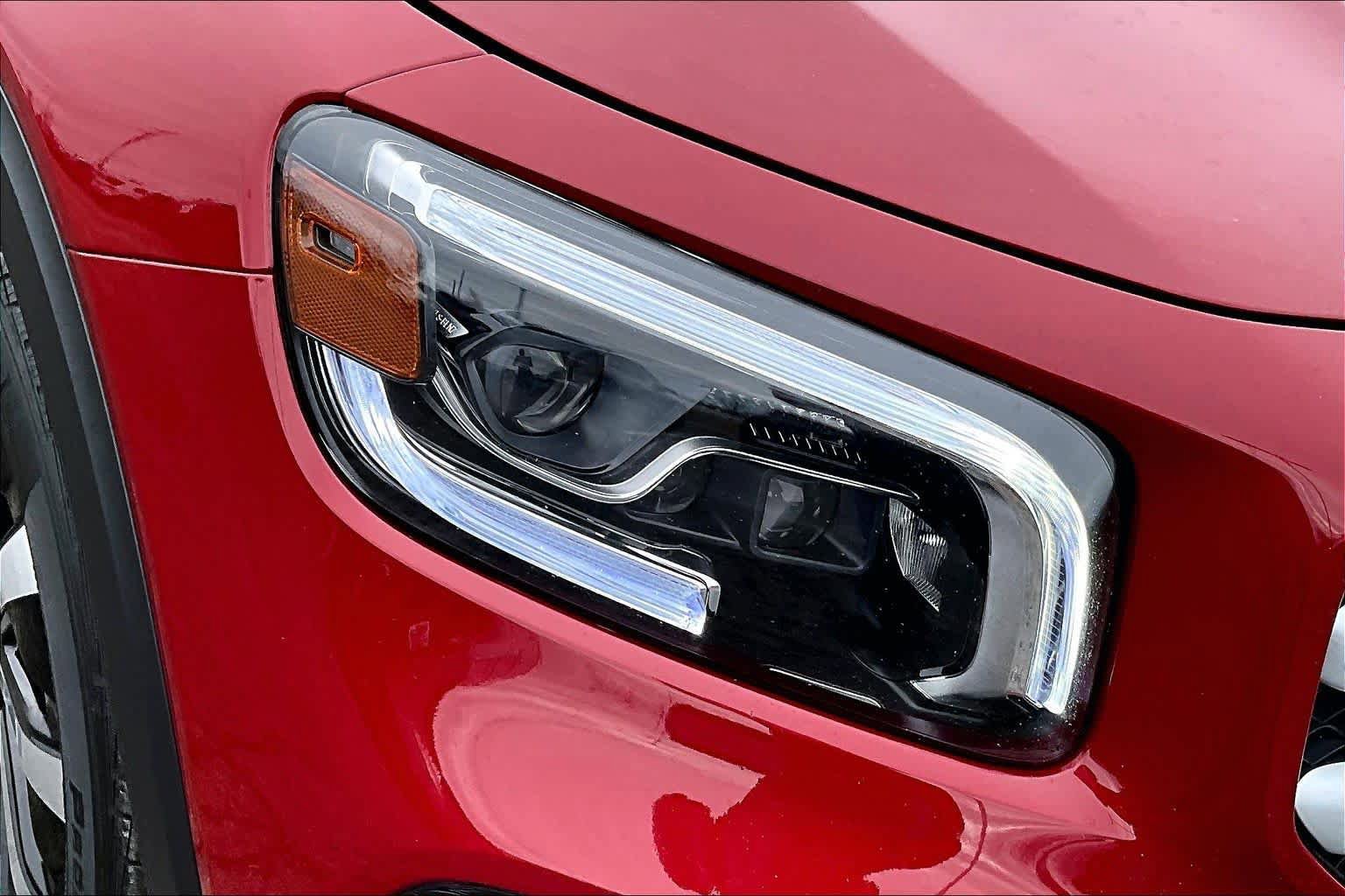 Used 2022 Mercedes-Benz GLB 250 image 27