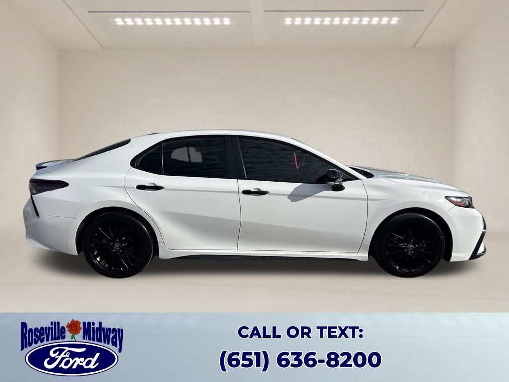 Used 2022 Toyota Camry SE w/ Convenience Package image 9