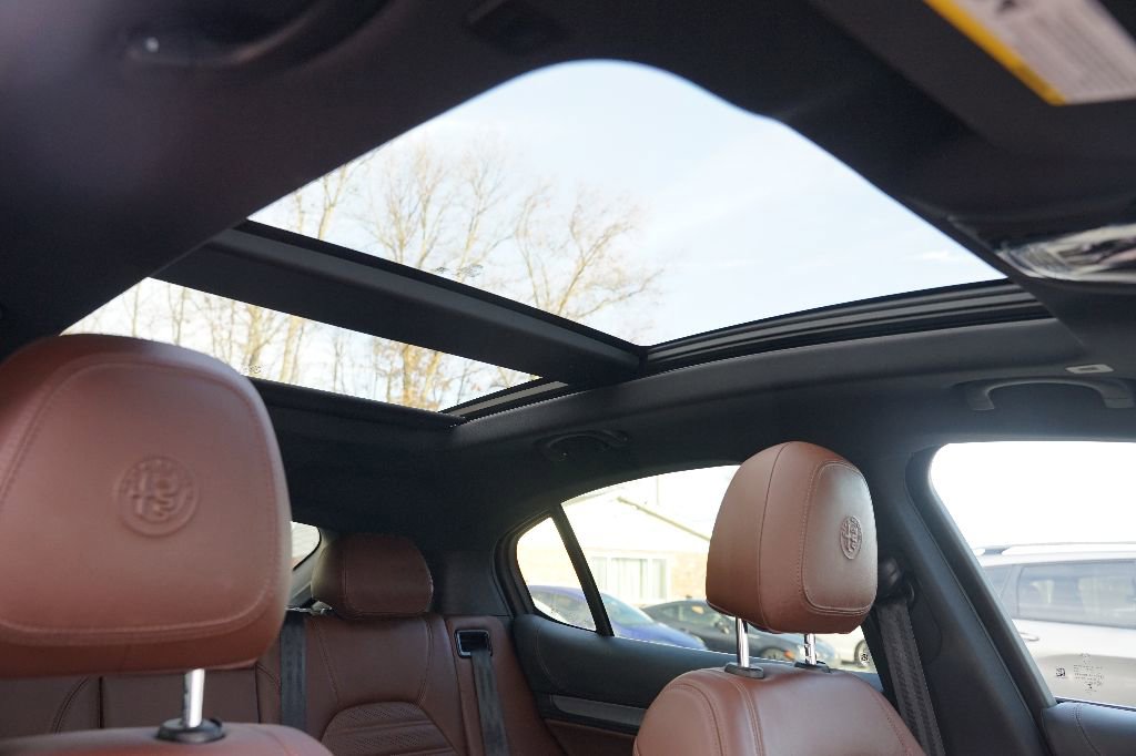 Used 2018 Alfa Romeo Stelvio Ti Sport image 21