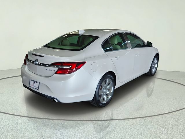 Used 2017 Buick Regal Premium w/ Driver Confidence Package #1 FWD image 3