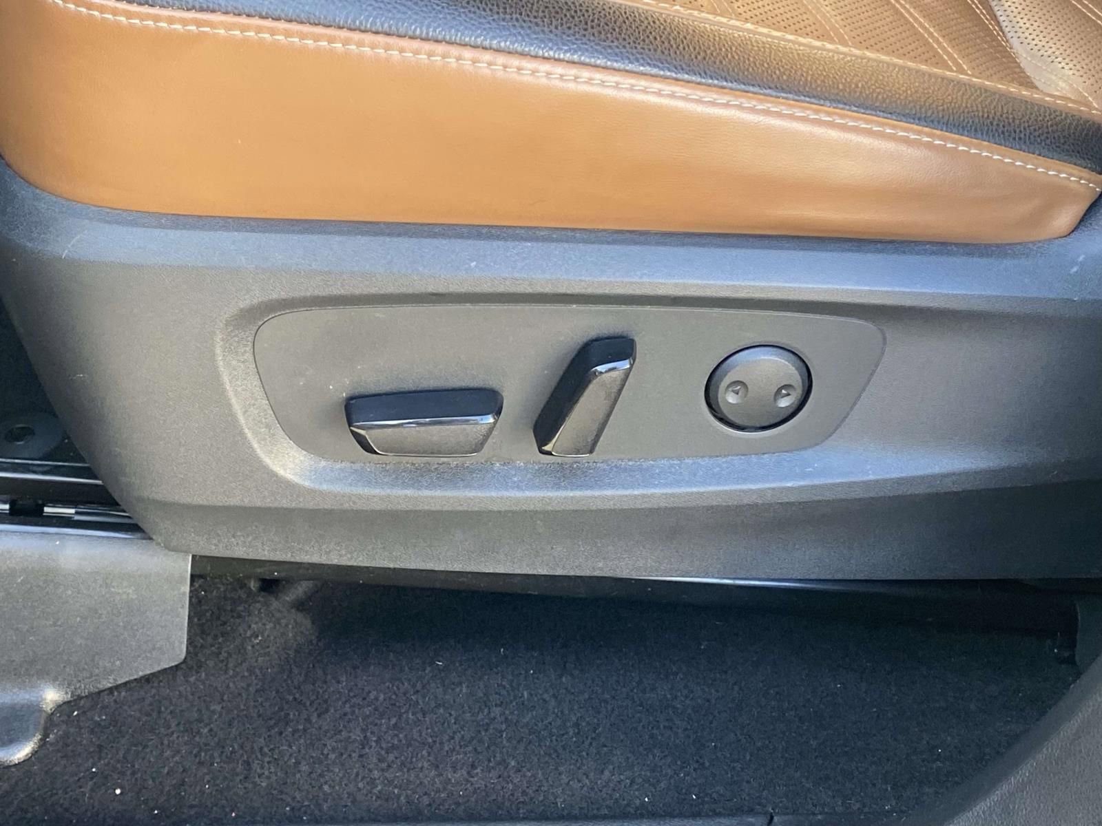 Used 2023 Nissan Pathfinder Platinum w/ Cargo Package AWD/4WD image 17