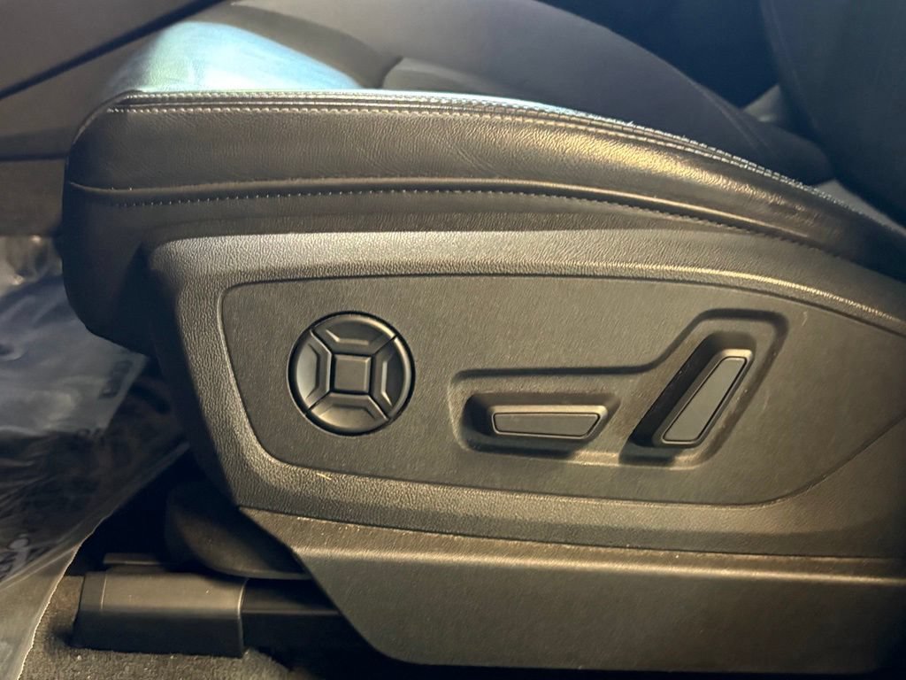 Used 2024 Audi Q8 e-tron Premium AWD/4WD image 20