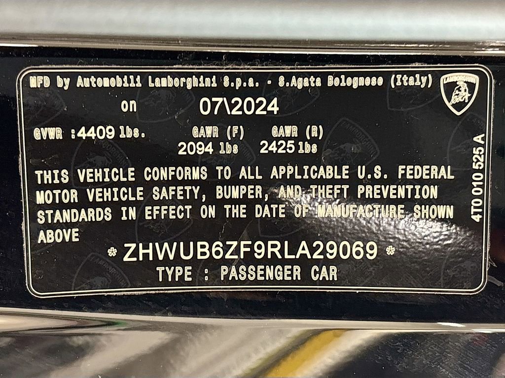 Used 2024 Lamborghini Huracan Tecnica image 32