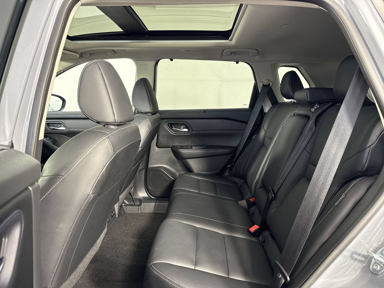 Used 2024 Nissan Rogue SL w/ SL Premium Package AWD/4WD image 23