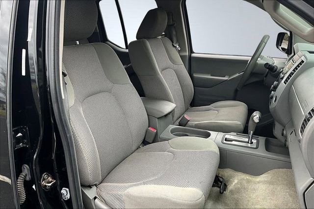 Used 2015 Nissan Frontier SV w/ SV Value Truck Package RWD image 27