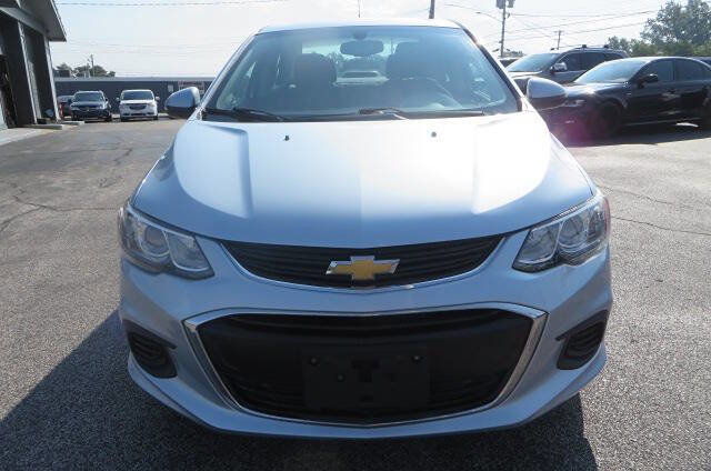 Used 2017 Chevrolet Sonic LT w/ Convenience Package image 5