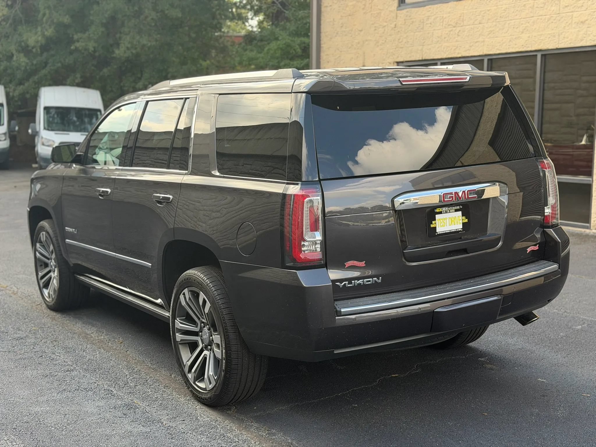 Used 2017 GMC Yukon Denali w/ Open Road Package RWD image 8