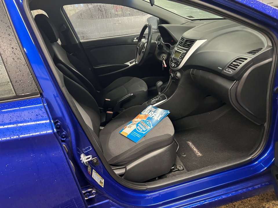 Used 2013 Hyundai Accent GS image 32