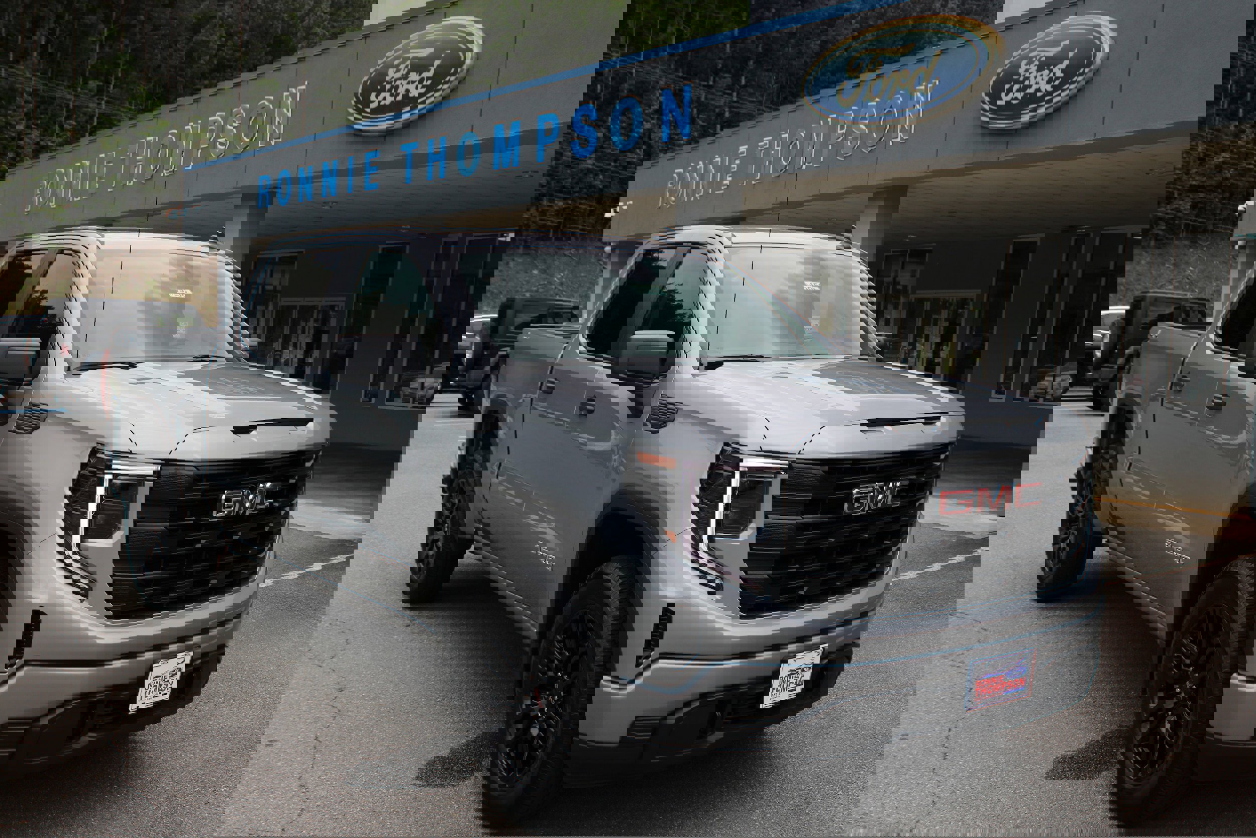 Used 2024 GMC Sierra 1500 Pro w/ Graphite Edition