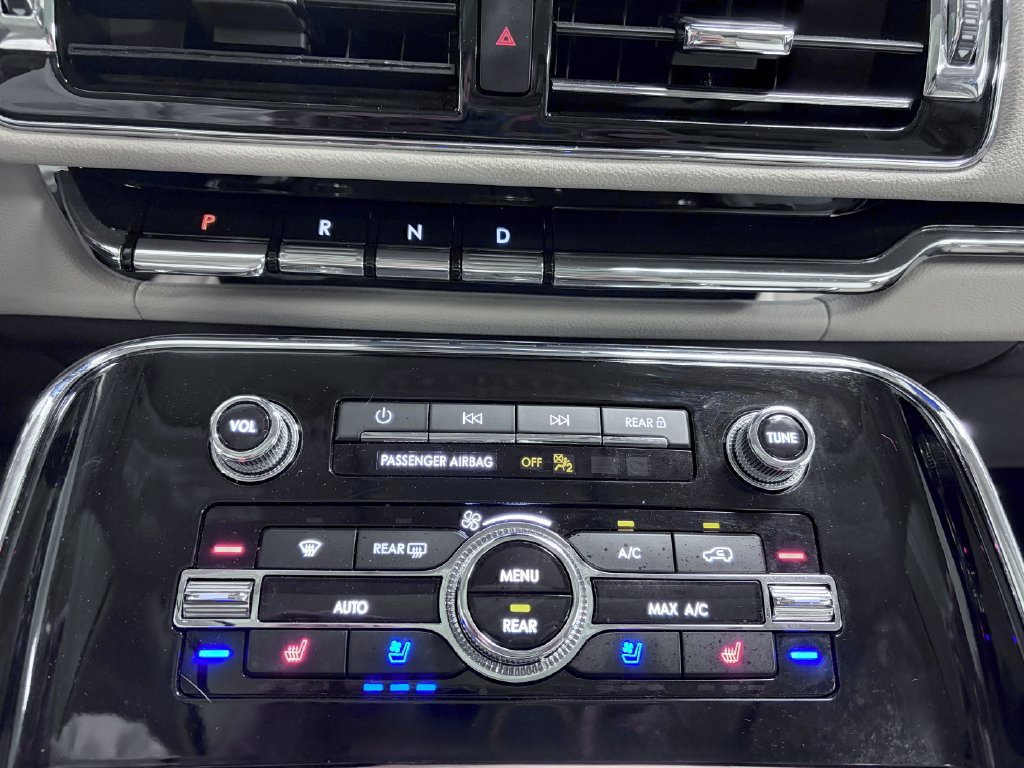 Used 2023 Lincoln Navigator Reserve AWD/4WD image 21