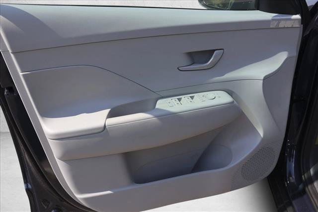 New 2027 Hyundai Kona SE AWD/4WD image 12