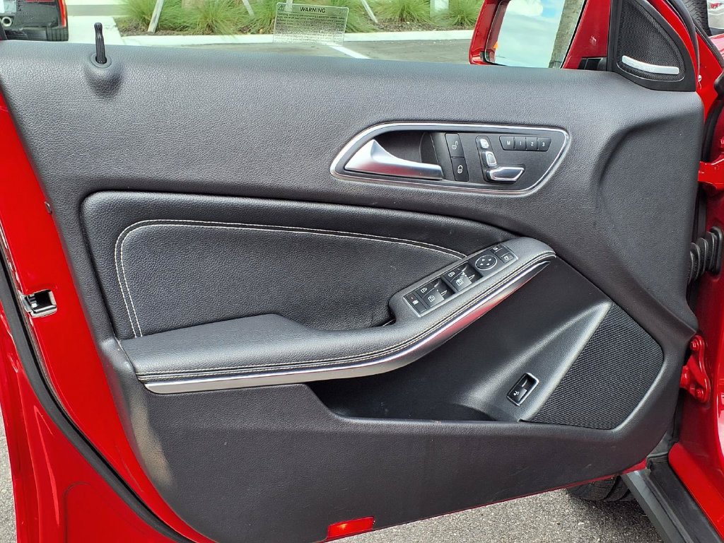 Used 2020 Mercedes-Benz GLA 250 4MATIC image 28