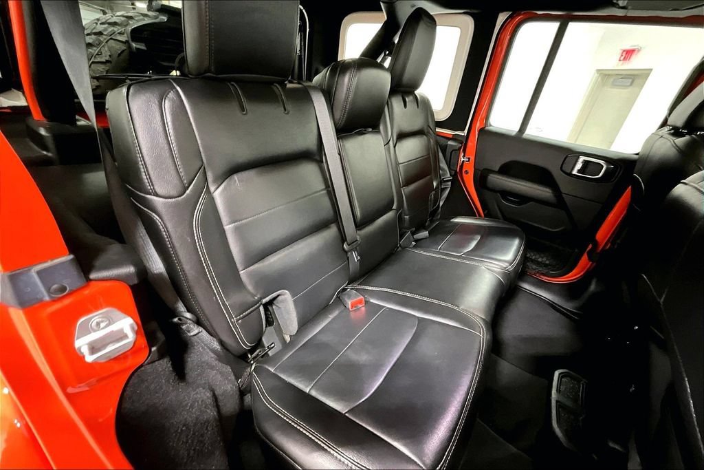 Used 2020 Jeep Wrangler Unlimited Sahara w/ Uconnect 4C Nav & Sound Group AWD/4WD image 33
