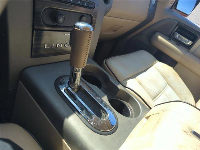 Used 2008 Lincoln Mark LT 4x4 image 7