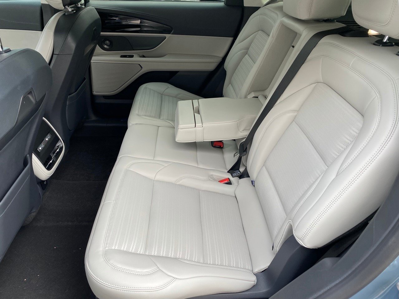New 2026 Lincoln Nautilus Reserve AWD/4WD image 21