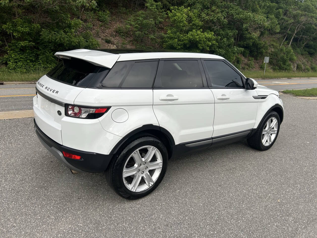 Used 2015 Land Rover Range Rover Evoque Pure Plus AWD/4WD image 9