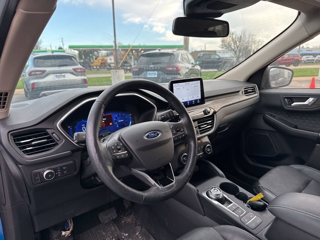 Used 2020 Ford Escape Titanium image 10