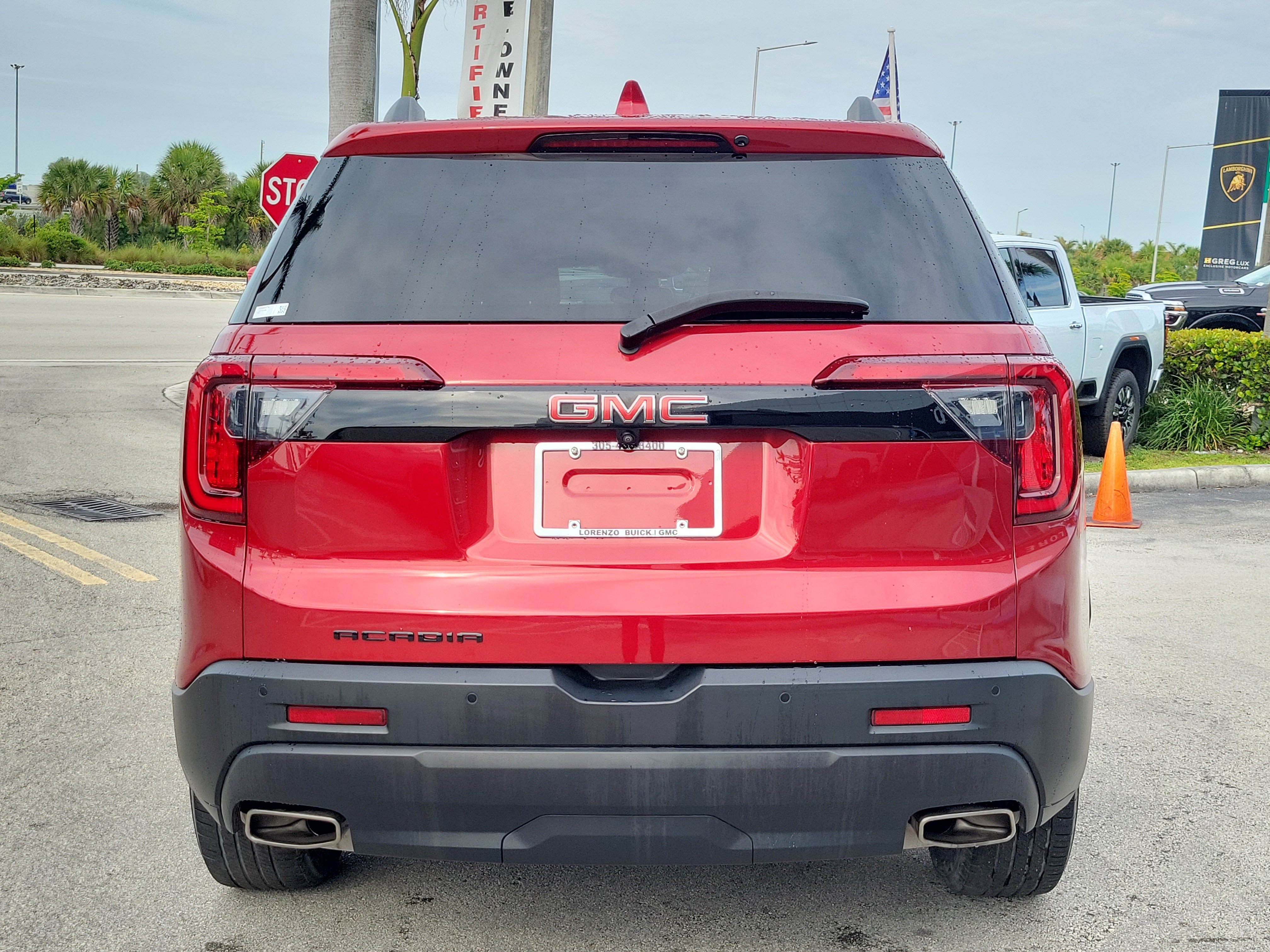 Used 2023 GMC Acadia SLT w/ Elevation Edition FWD image 6