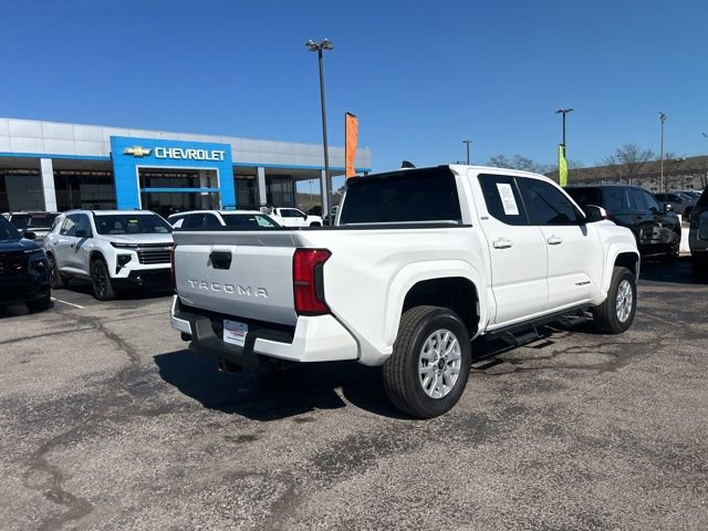 Used 2025 Toyota Tacoma SR5 image 3