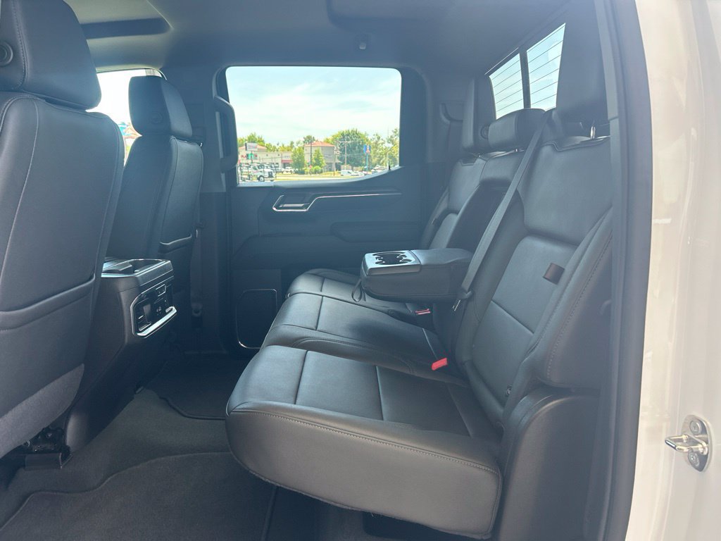 Used 2024 GMC Sierra 1500 SLT w/ SLT Premium Plus Package AWD/4WD image 9