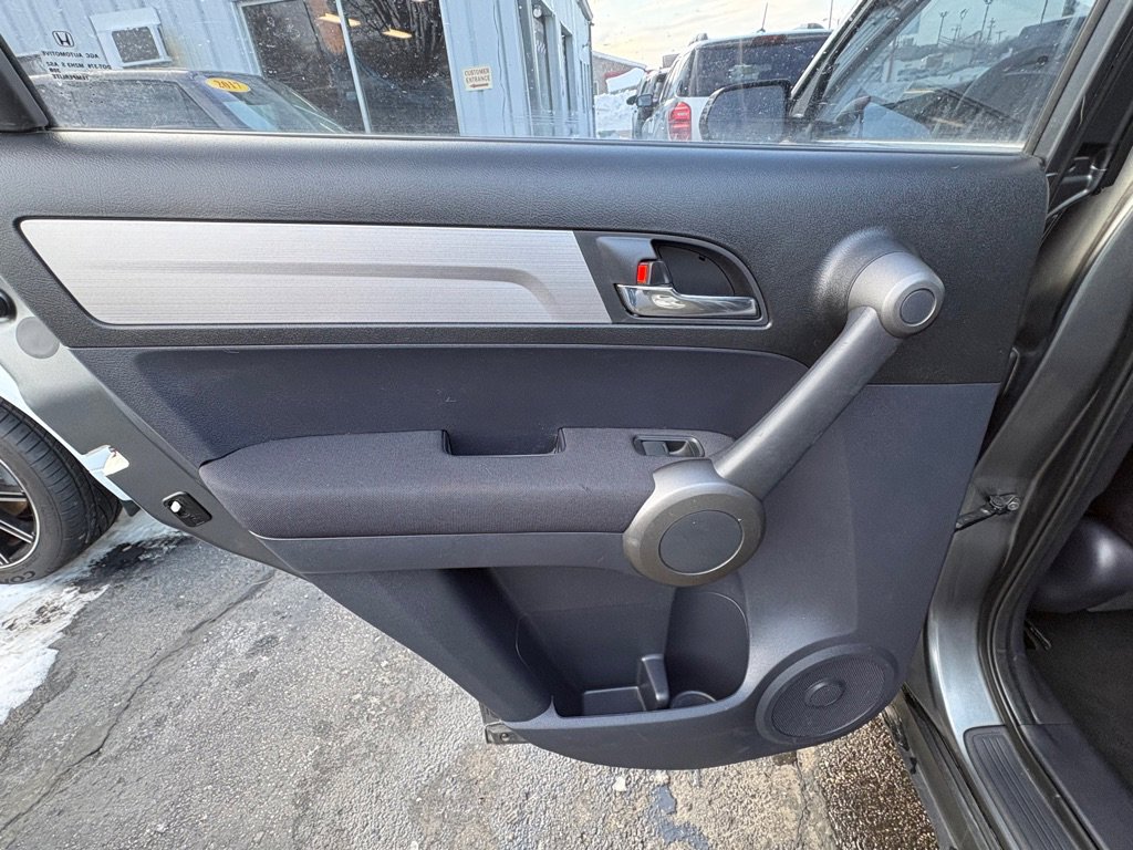 Used 2011 Honda CR-V LX image 9