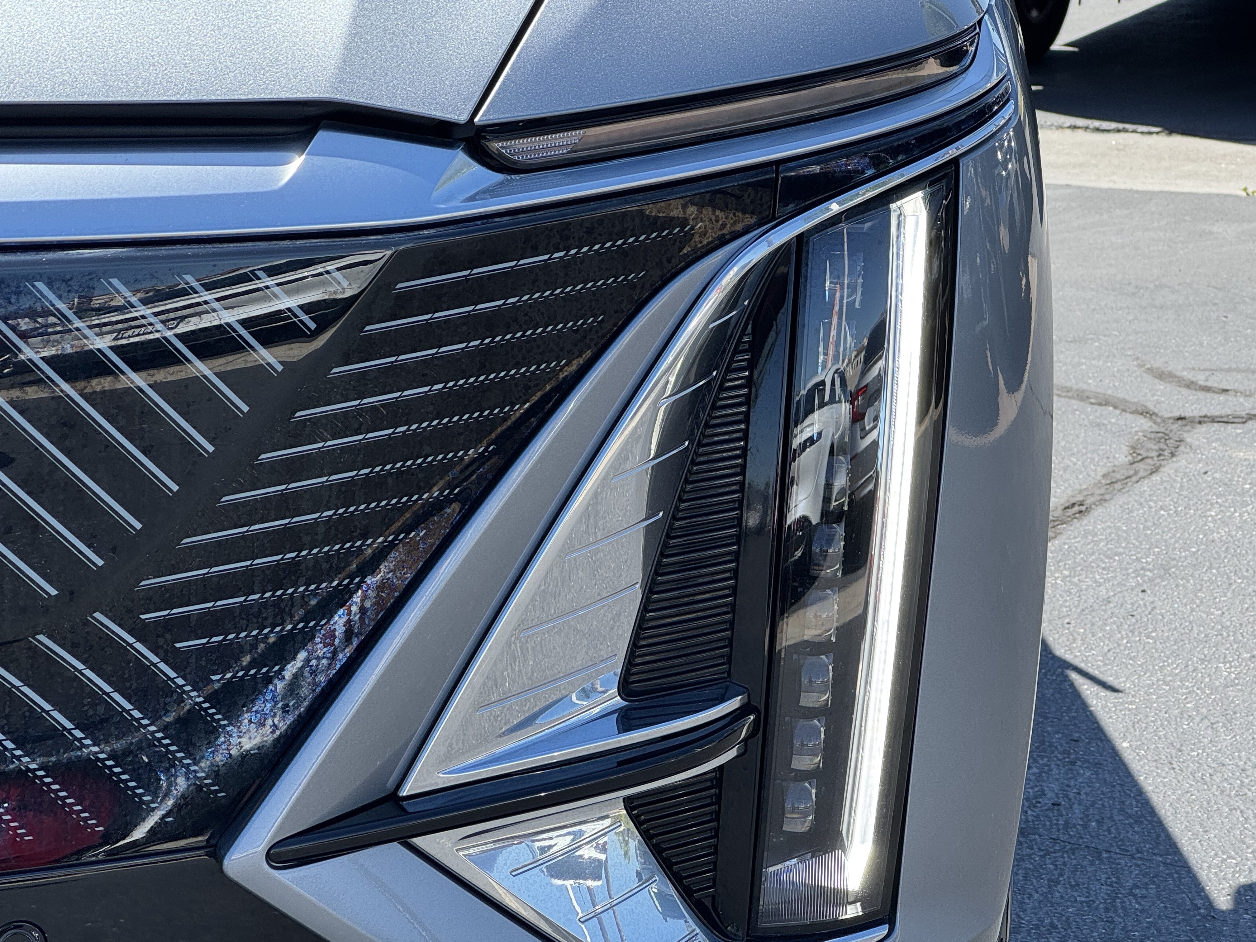 Used 2024 Cadillac Lyriq Luxury w/ LPO, Floor Liner Package RWD image 5
