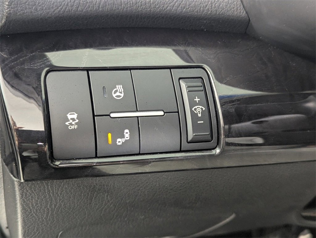 Used 2014 Kia Sorento SX w/ 3rd Row Package image 13